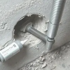Montaż kotwy chemicznej w suficie: 9 kluczowych kroków