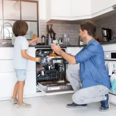 Gdzie ustawić zmywarkę w kuchni, aby maksymalnie ułatwić życie?