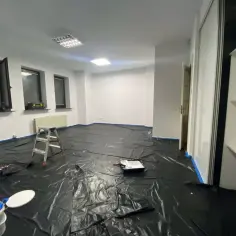 Ile kosztuje malowanie mieszkania? Zaskakujące ceny i czynniki wpływające na koszt