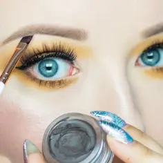 Jak malować brwi pomadą? Praktyczne wideo tutoriale na YouTube