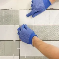 Ile kosztuje układanie płytek w łazience? Ceny i kalkulacje